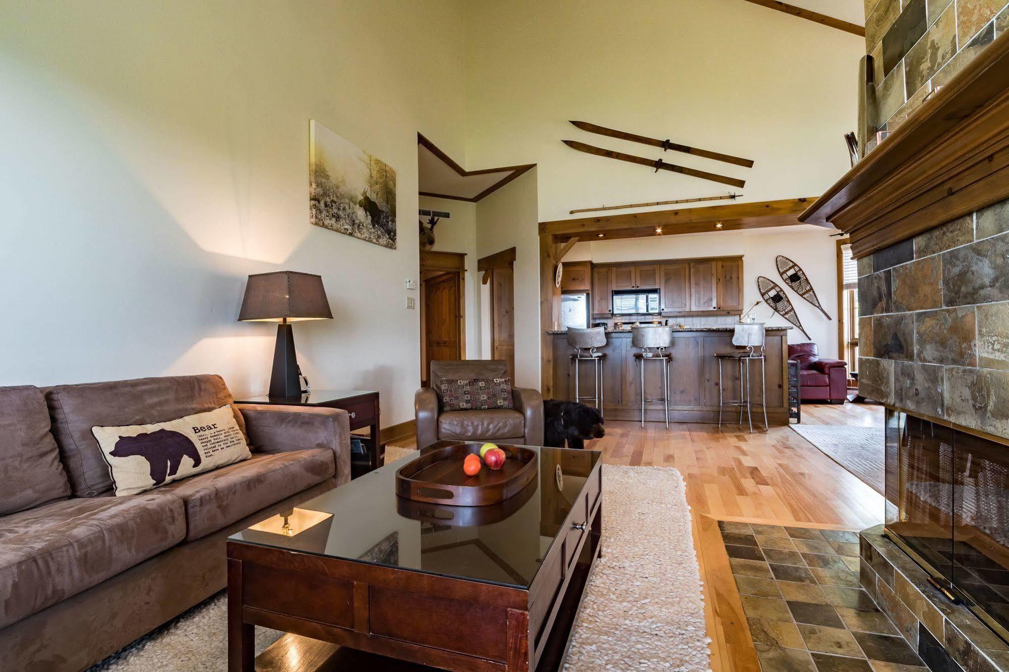 Equinox - Rvmt Hotel Mont-Tremblant Bagian luar foto