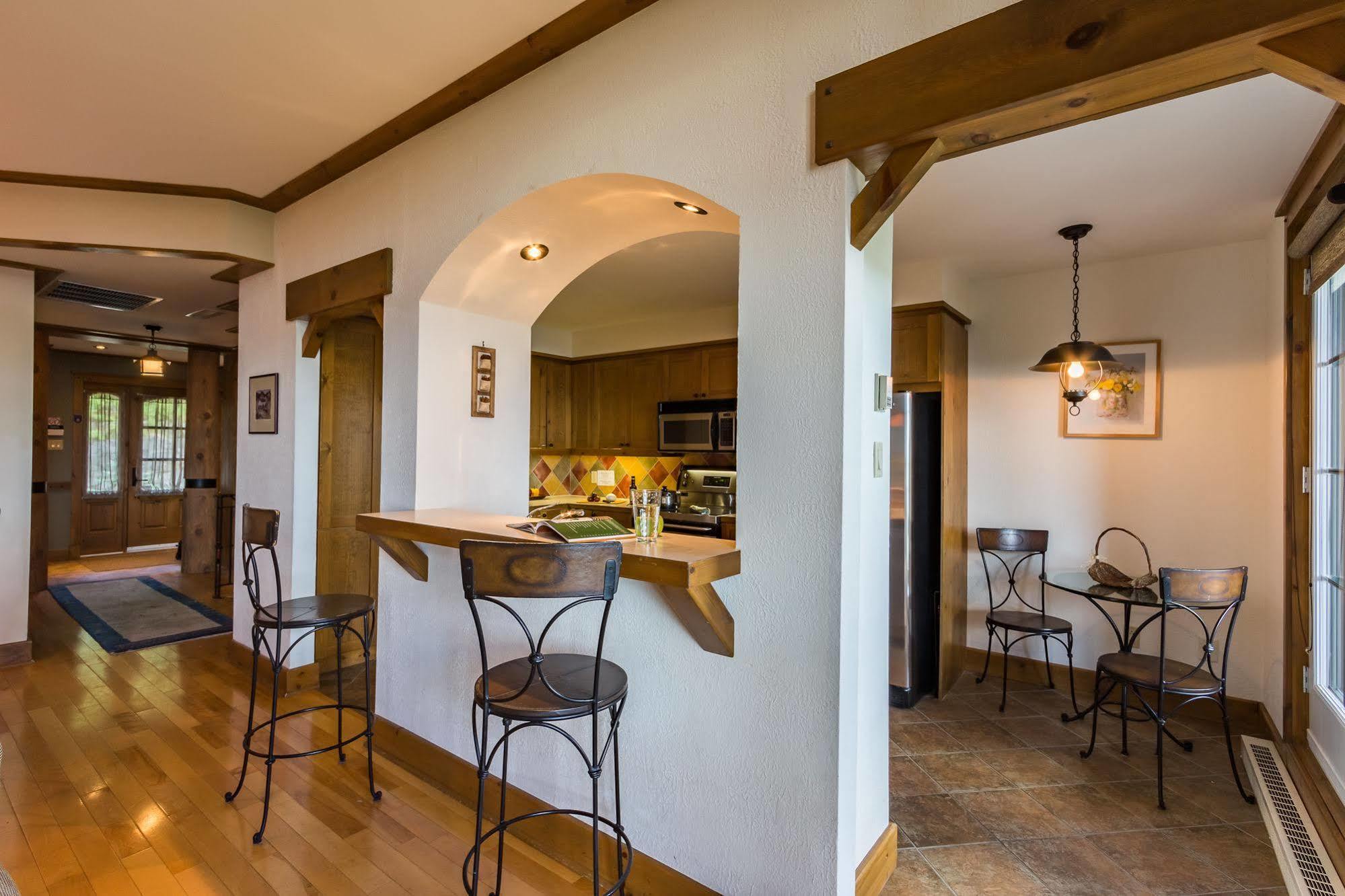 Equinox - Rvmt Hotel Mont-Tremblant Bagian luar foto