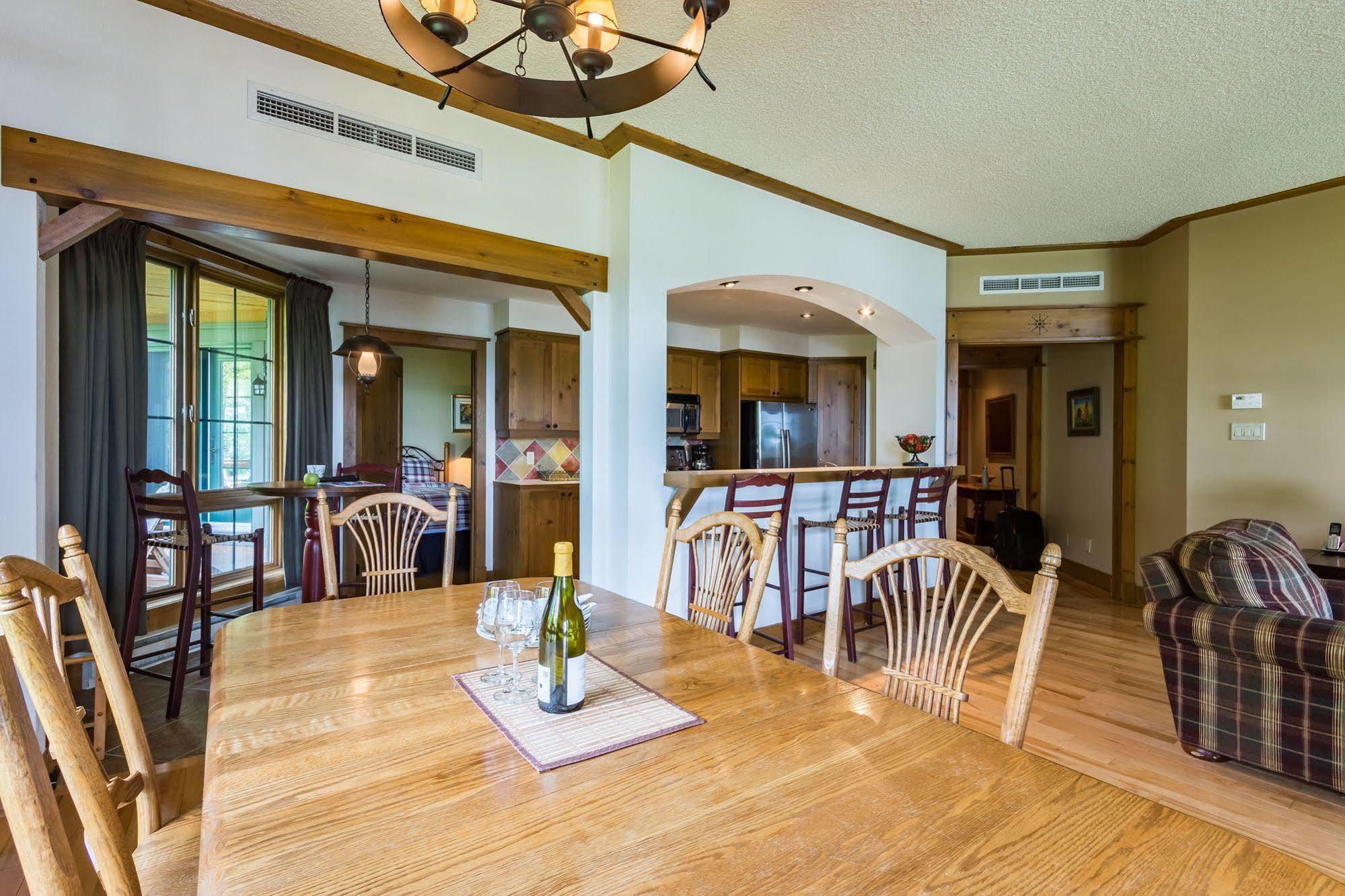 Equinox - Rvmt Hotel Mont-Tremblant Bagian luar foto