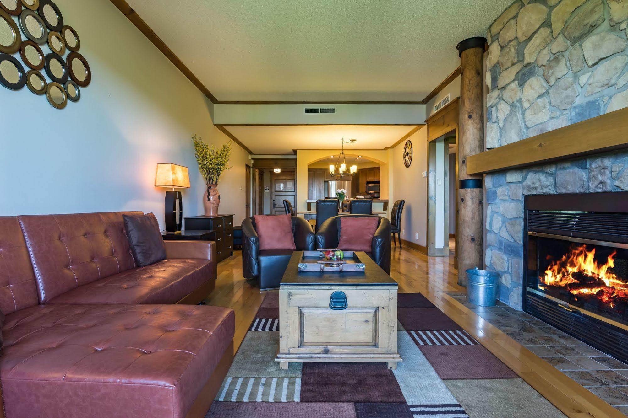 Equinox - Rvmt Hotel Mont-Tremblant Bagian luar foto