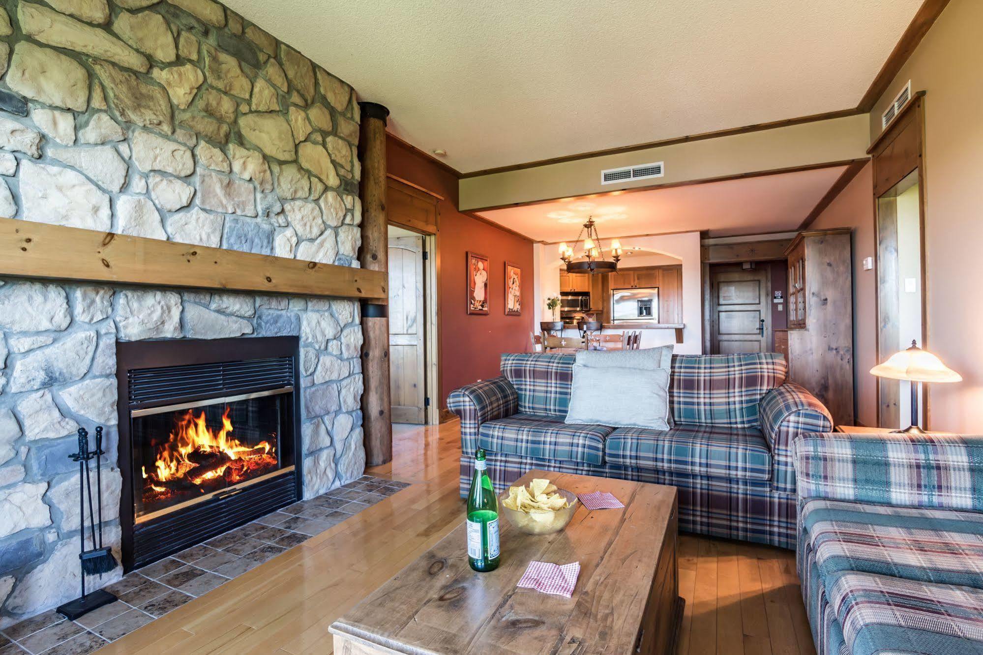 Equinox - Rvmt Hotel Mont-Tremblant Bagian luar foto